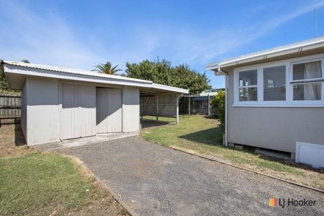 Photo of property in 19 Roretana Drive, Athenree, Katikati, 3177