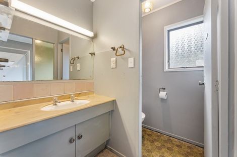 Photo of property in 94 Heta Road, Highlands Park, New Plymouth, 4312