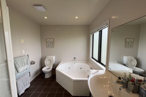 Photo of property in 3b Maldive Street, Khandallah, Wellington, 6035