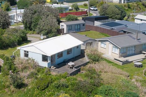 Photo of property in 7 Kent Avenue, Waitarere Beach, Levin, 5510