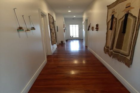 Photo of property in 32 Taiapa Road, Muriwai, Waimauku, 0881