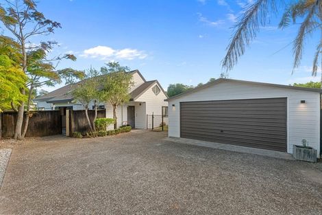 Photo of property in 2/8 Phillip Parade, Forrest Hill, Auckland, 0620