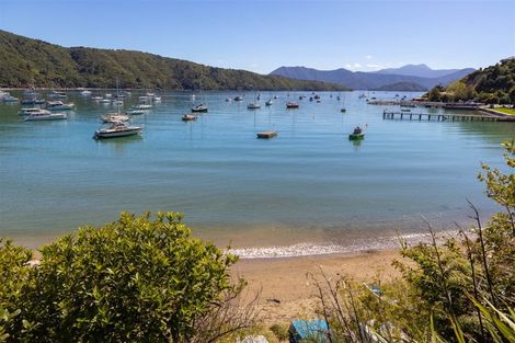 Photo of property in 21 Amelia Crescent, Waikawa, Picton, 7220