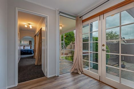 Photo of property in 86 Wikiriwhi Crescent, Awapuni, Palmerston North, 4412