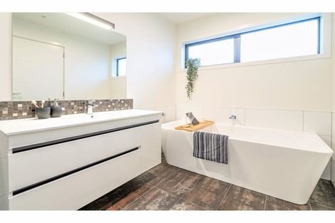 Photo of property in 4 Barker Place, Waikiwi, Invercargill, 9810