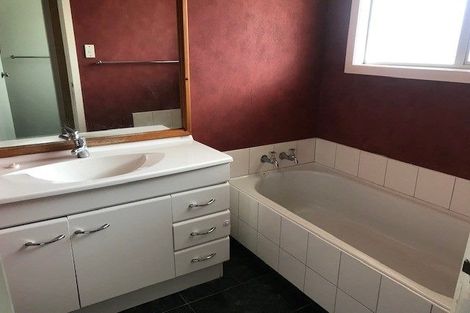 Photo of property in 35 Glendale Drive, Dinsdale, Hamilton, 3204