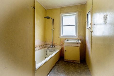 Photo of property in 32 Charles Street, Te Kamo, Whangarei, 0112