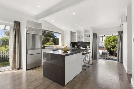 Photo of property in 68 Beauchamp Street, Karori, Wellington, 6012