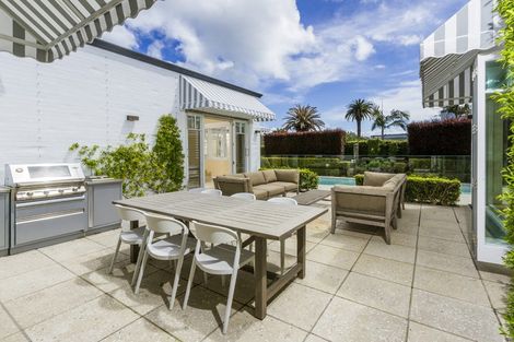 Photo of property in 33 Cheltenham Road, Devonport, Auckland, 0624