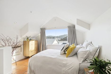 Photo of property in 19 Shannon Street, Mount Victoria, Wellington, 6011