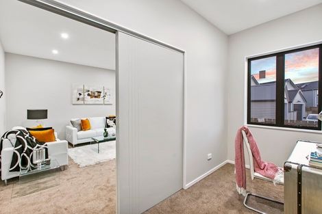 Photo of property in 18 Warbler Crescent, Papakura, 2110