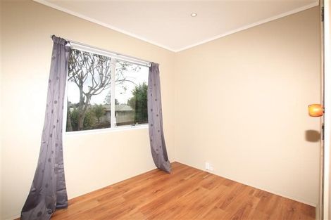 Photo of property in 63 Sheridan Drive, New Lynn, Auckland, 0600