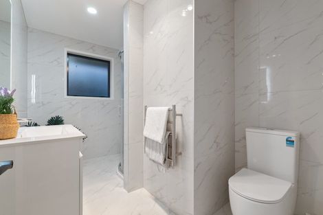 Photo of property in 12 Hocken Place, Mangere Bridge, Auckland, 2022