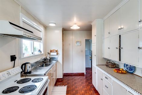 Photo of property in 12 Shackleton Street, Maraenui, Napier, 4110