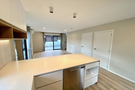 Photo of property in 41a Camelot Place, Glenfield, Auckland, 0629