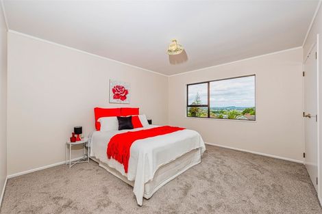 Photo of property in 15 Clearview Heights, Ranui, Auckland, 0612