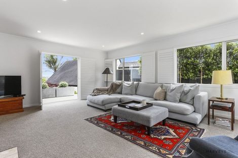 Photo of property in 32 Chamari Close, Titirangi, Auckland, 0604