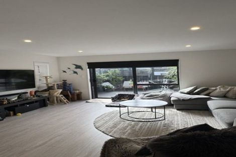 Photo of property in 12b Kelwyn Road, Kelston, Auckland, 0602
