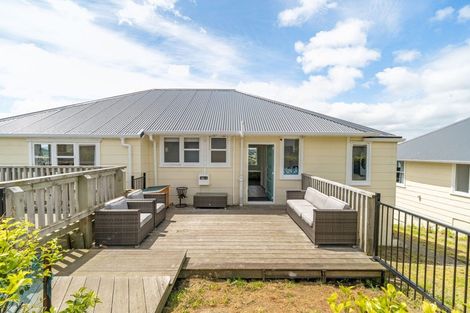 Photo of property in 6 Piko Street, Titahi Bay, Porirua, 5022