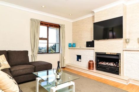 Photo of property in 72 Forest Lake Road, Forest Lake, Hamilton, 3200