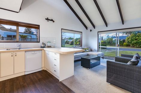 Photo of property in 15 Susan Lane, Kinloch, Taupo, 3377