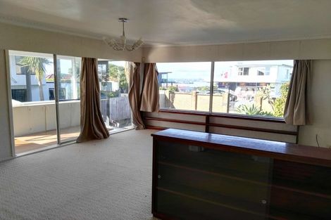 Photo of property in 96 Pupuke Road, Hillcrest, Auckland, 0627