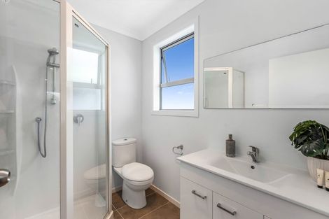 Photo of property in 107 Kenmore Street, Newlands, Wellington, 6037