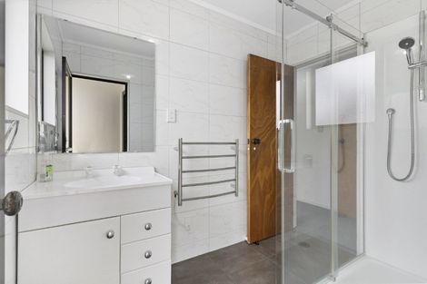 Photo of property in 118 Charleston Avenue, Whangamata, 3620