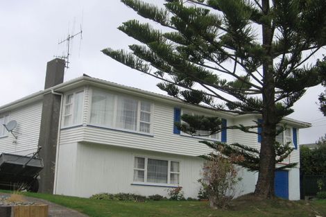 Photo of property in 15 Saint Edmund Crescent, Tawa, Wellington, 5028