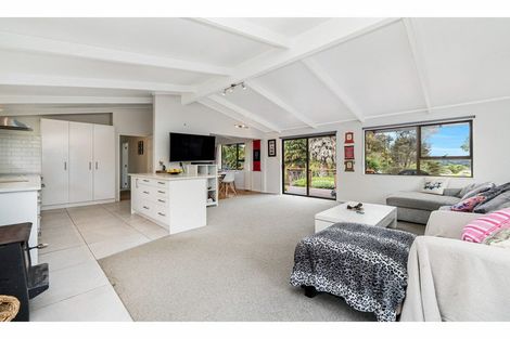 Photo of property in 673 Huia Road, Parau, Auckland, 0604