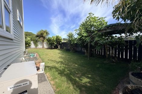 Photo of property in 4 School Road, Plimmerton, Porirua, 5026