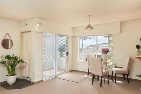 Photo of property in 477 Marine Parade, Napier South, Napier, 4110
