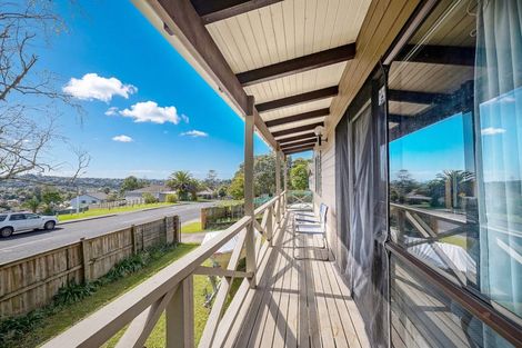 Photo of property in 2 Raelene Place, Massey, Auckland, 0614