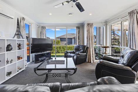 Photo of property in 1 Catamaran Way, Papamoa Beach, Papamoa, 3118