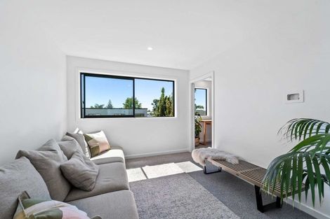 Photo of property in 16d Hamurana Place, Te Atatu Peninsula, Auckland, 0610