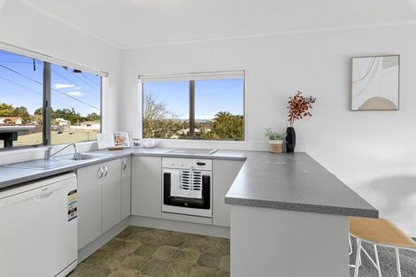 Photo of property in 4/448 Glenfield Road, Glenfield, Auckland, 0629