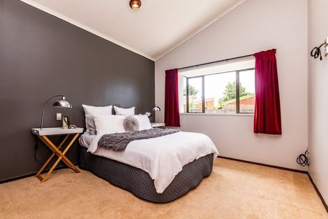 Photo of property in 68 Durham Street, Winton, 9720