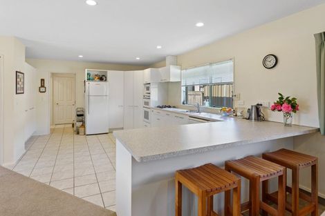 Photo of property in 10 Tararua Crescent, Otaki, 5512