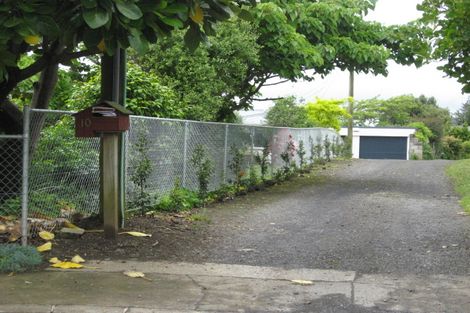 Photo of property in 10 Waiana Avenue, Mangere Bridge, Auckland, 2022