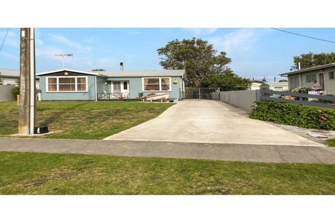 Photo of property in 69 Koputara Road, Himatangi Beach, Foxton, 4891
