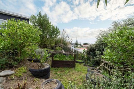 Photo of property in 72 Park Avenue, Waitarere Beach, Levin, 5510