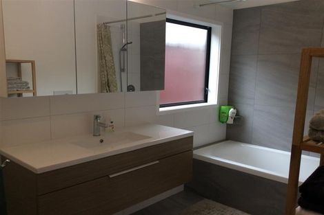 Photo of property in 252a Fernhill Road, Sunshine Bay, Queenstown, 9300