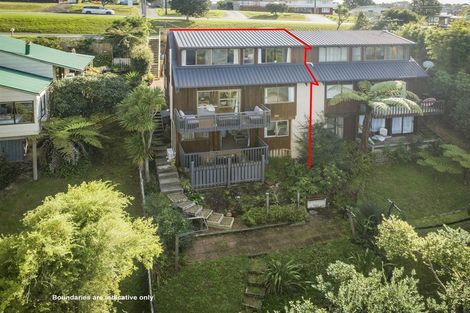 Photo of property in 2/813 East Coast Road, Northcross, Auckland, 0630