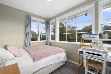 Photo of property in 6 Hazel Street, Ebdentown, Upper Hutt, 5018