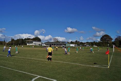 Photo of property in 48 Jane Maree Road, Kumeu, 0810