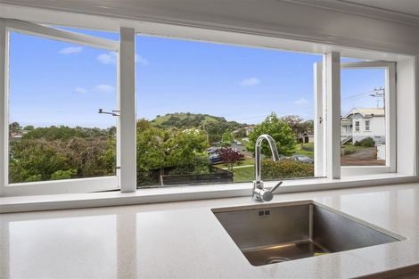 Photo of property in 8 Shoal Bay Road, Devonport, Auckland, 0624