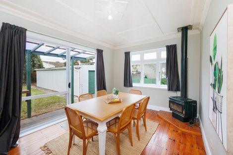 Photo of property in 8 Guy Avenue, Takaro, Palmerston North, 4410