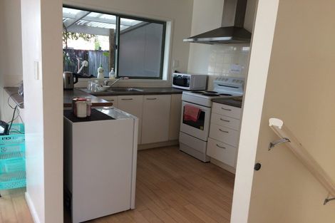 Photo of property in 2/5 Kilham Avenue, Northcote, Auckland, 0627