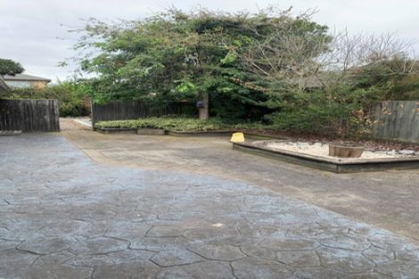 Photo of property in 43 Orlando Crescent, Waimairi Beach, Christchurch, 8083