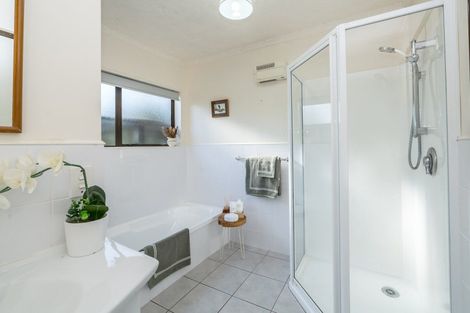Photo of property in 175 Lincoln Road, Carterton, 5713